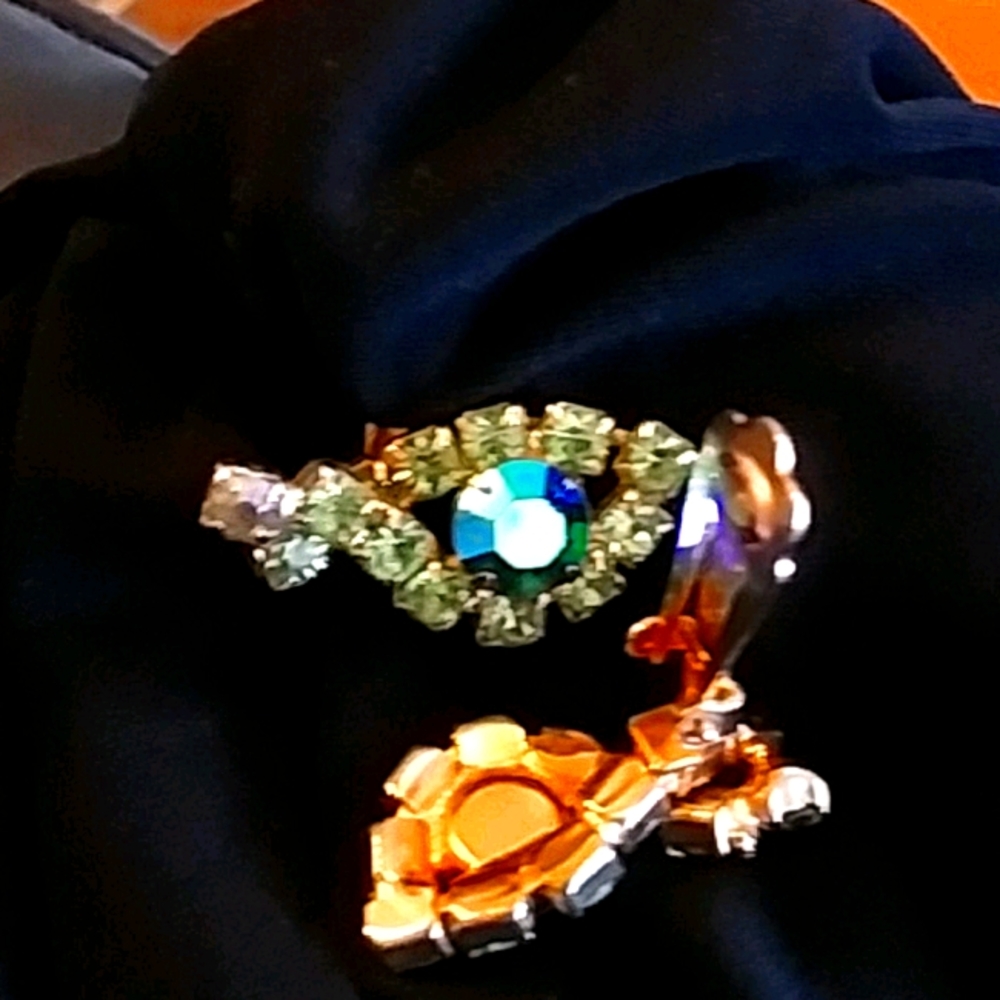 Vintage Aurora Borealis Green Rhinestone Earrings